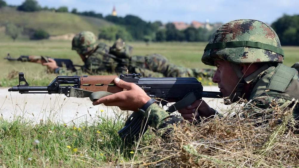 Μεθοριακά επεισόδια: Ενέδρες Σέρβων με ΑΚ-47 & χειροβομβίδες στις δυνάμεις ασφαλείας του Κοσόβου! (upd)